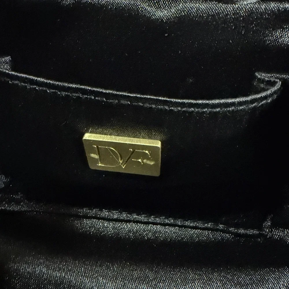 Diane Von Furstenberg excellent please